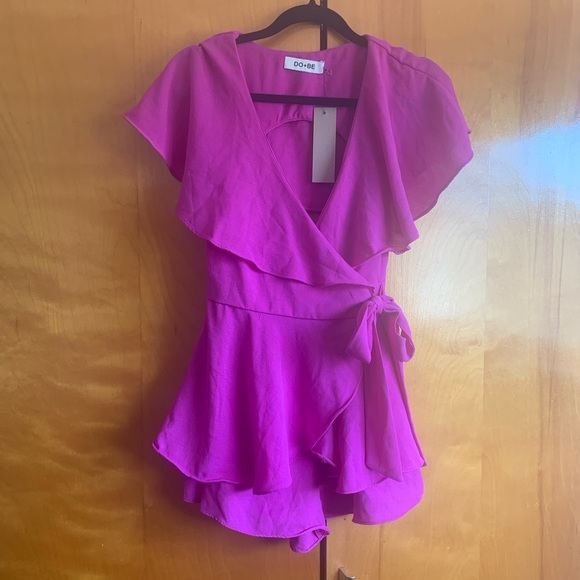 NWT Flutter Tie Front Romper - Picture 3 of 6